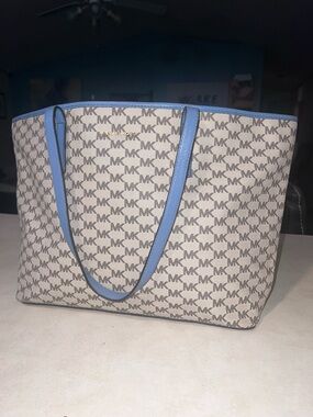 Michael Kors Emry Large Top Zip Tote